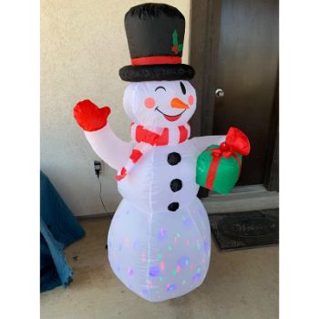2. MAOYUE Christmas Inflatables 5ft Christmas Decorations Outdoor Inflatable Snowman